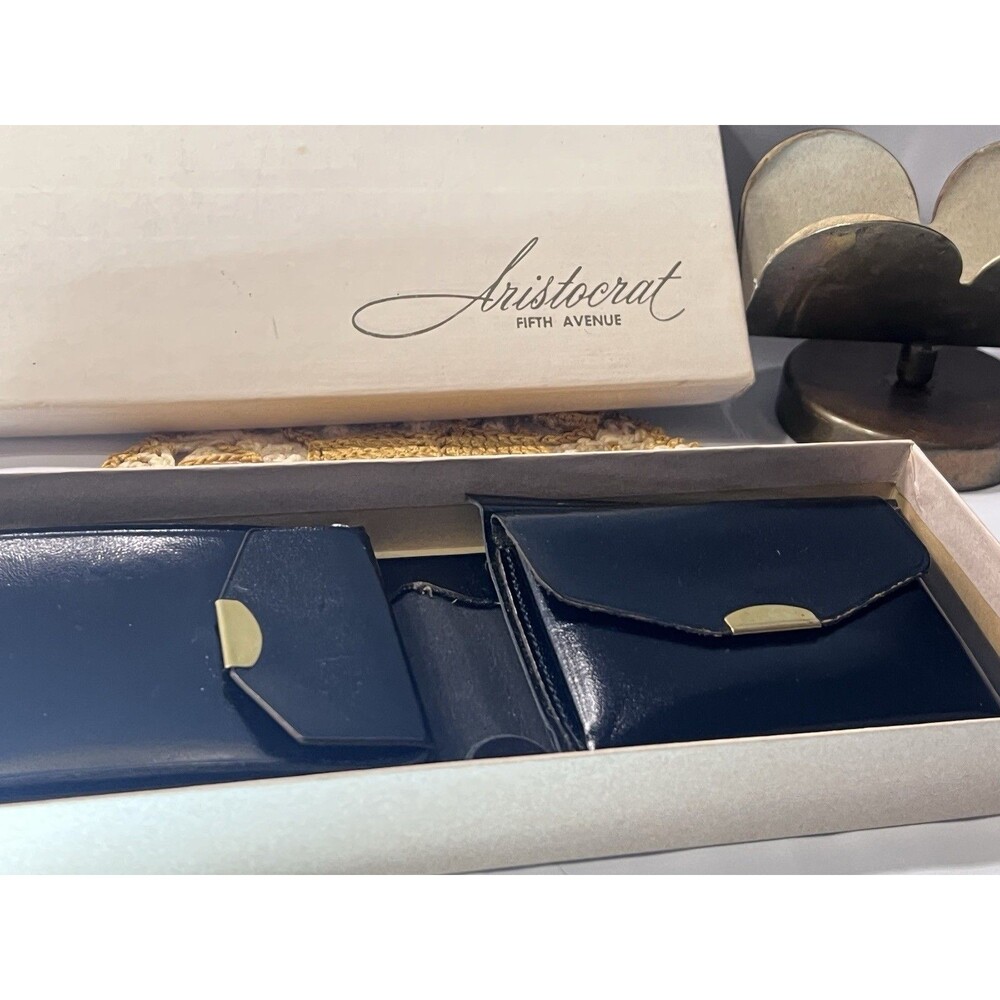 1970s Aristocrat Fifth Avenue Genuine Cowhide Vintage Wallet & Coin Purse Set